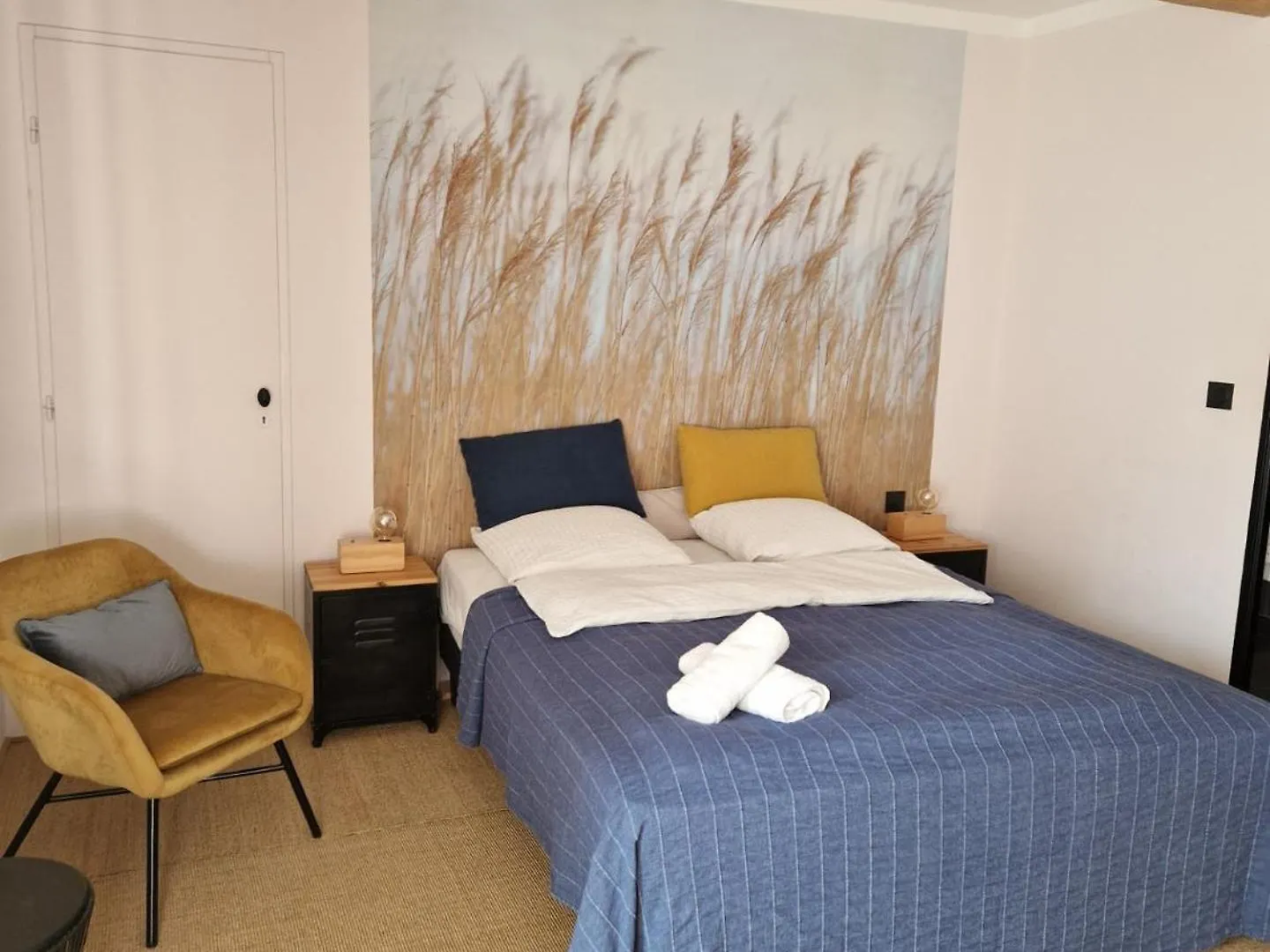 ***  Mas Armelin Bed and Breakfast Tarascon Γαλλία